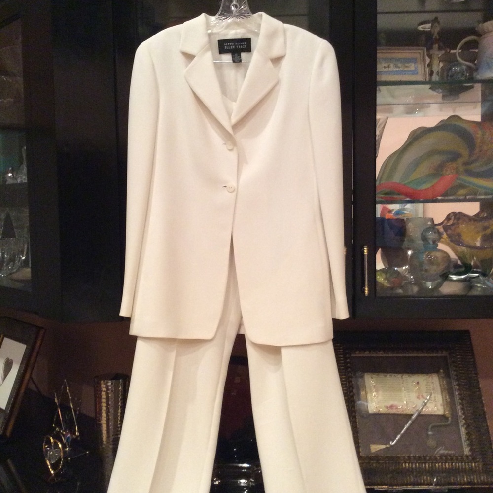 Classic Ellen Tracy Suit, size 10